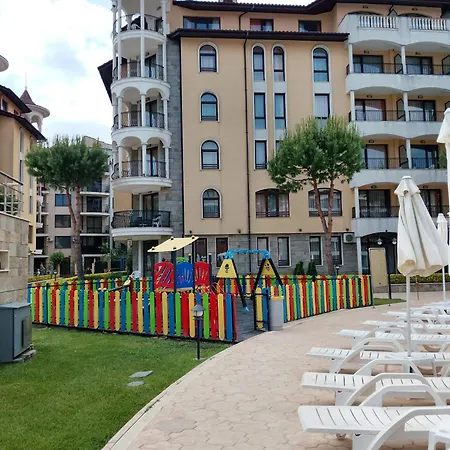 아파트 2 With Poolview Royal Sun *