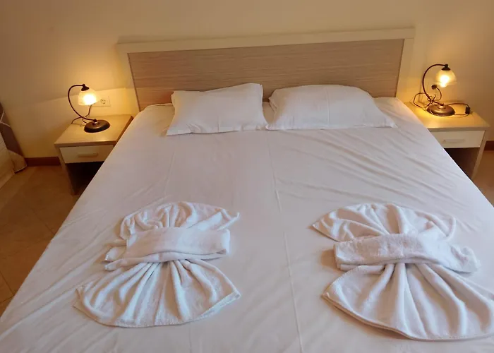 2 With Poolview Royal Sun 公寓 阳光海滩